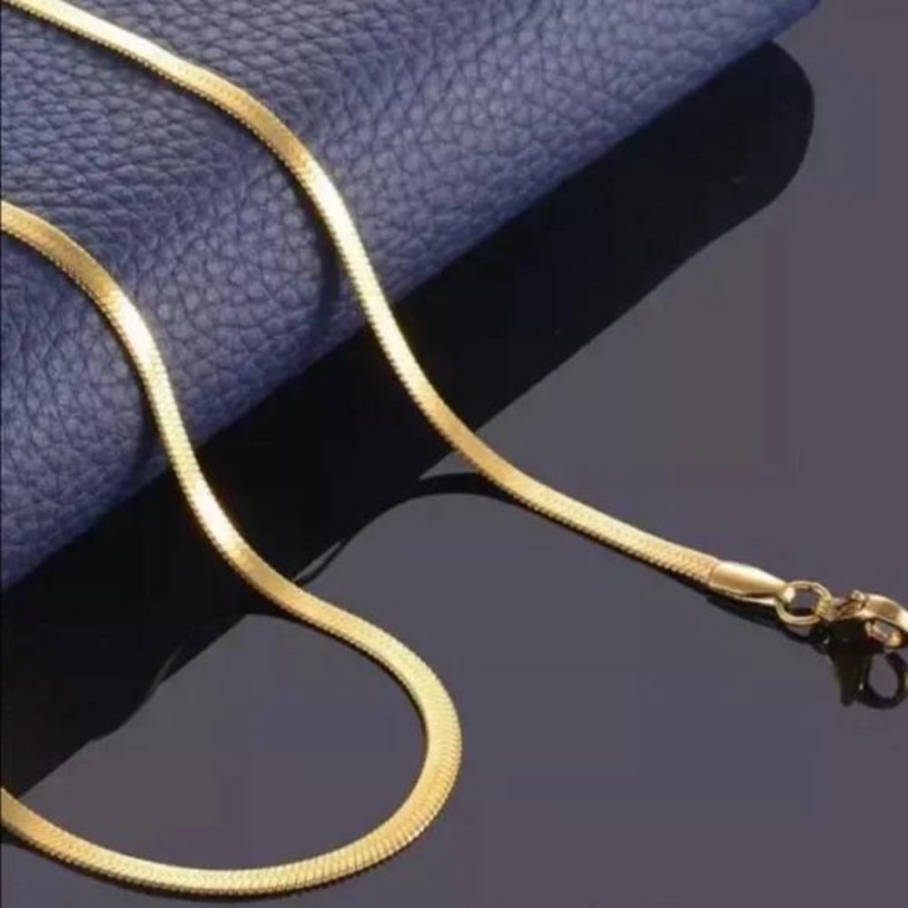 “18” GOLD HERRINGBONE SNAKE LINK CHAIN NECKLACE, NICE NECKLACE, CUTE NECKLACE - Picture 4 of 6